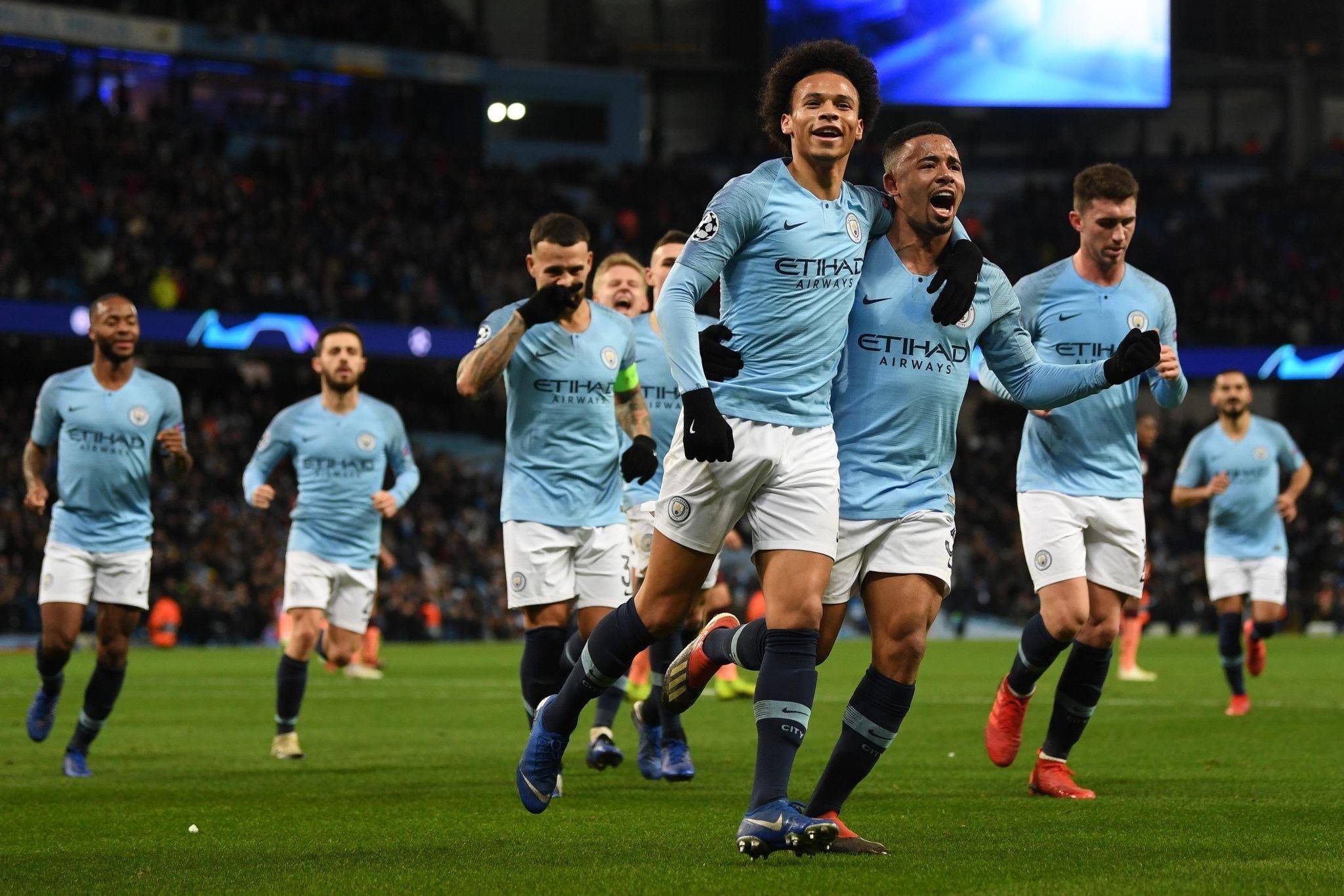 地撕开了绿 地撕开了绿